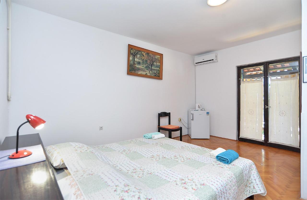 Rooms Veli Vrh 2208 Pola Esterno foto